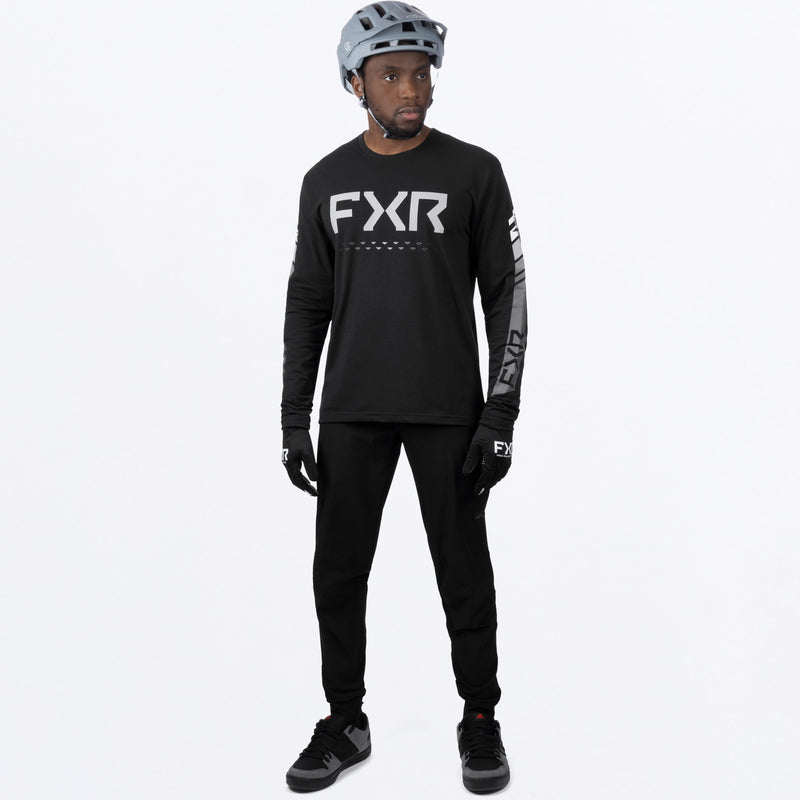 MHeliumTechLongsleeve_Jersey_BlackWhite_SKU_231360-_1001_Extra1